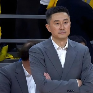 世界杯高清观看-CBA名记质疑杜锋：第四节比赛，为何要弃用徐杰？|广东队|北京队|cba季后赛|广东男篮|北京首钢_新浪体育_新浪新闻