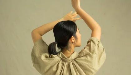 世界杯官网入口-德国悼念马拉多纳：他挨踢，他疼痛，但他总会站起来